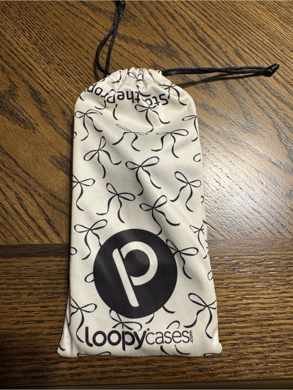 iPhone 15 Pro Max Loopy Case White & Black Bow Print